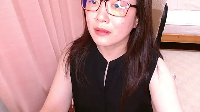 Snapshot of LENA-xo chatting on 06/15/26, 03:36 LENA-xo online show from 06/15/26, 03:36