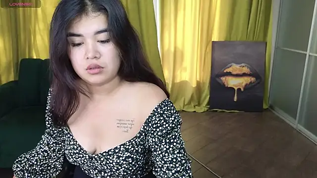 Snapshot of AlicaMayers chatting on 06/08/26, 05:30 AlicaMayers online show from 06/08/26, 05:30