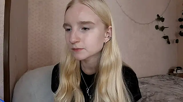 Snapshot of InnoBelle chatting on 06/07/26, 05:22 InnoBelle online show from 06/07/26, 05:22