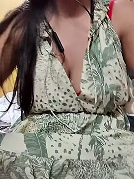 Snapshot of Romantic_riya_06 chatting on 07/16/26, 05:41 Romantic riya 06 online show from 07/16/26, 05:41