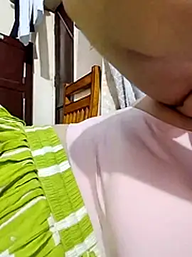 Snapshot of Romantic_riya_06 chatting on 07/19/26, 06:11 Romantic riya 06 online show from 07/19/26, 06:11