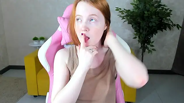 Snapshot of ari-kittyy chatting on 06/08/26, 04:13 ari-kittyy online show from 06/08/26, 04:13