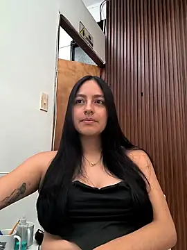 Snapshot of SophiCastro09_ chatting on 06/06/26, 12:32 SophiCastro09 online show from 06/06/26, 12:32