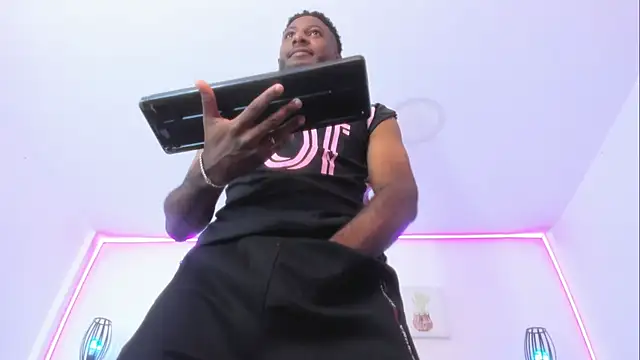Snapshot of DaddyBlack_ chatting on 06/09/26, 07:14 DaddyBlack online show from 06/09/26, 07:14
