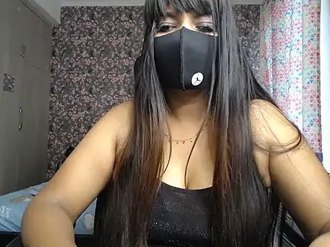 Snapshot of Goddess_Ruhii chatting on 06/15/26, 04:36 Goddess Ruhii online show from 06/15/26, 04:36