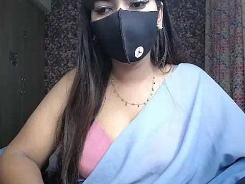 Snapshot of Goddess_Ruhii chatting on 06/20/26, 03:59 Goddess Ruhii online show from 06/20/26, 03:59