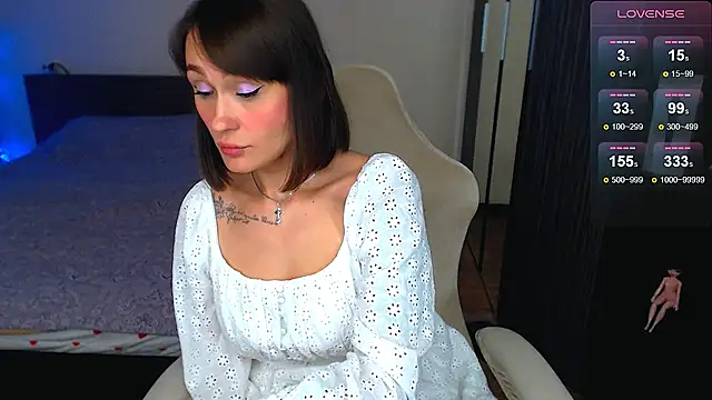Snapshot of MelLovell chatting on 06/08/26, 10:10 MelLovell online show from 06/08/26, 10:10