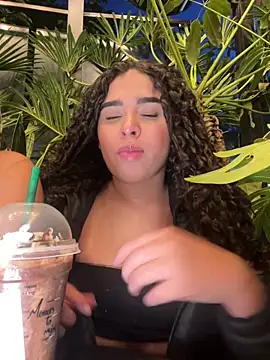 Snapshot of Antonella_Whitmore chatting on 06/19/26, 11:41 Antonella Whitmore online show from 06/19/26, 11:41
