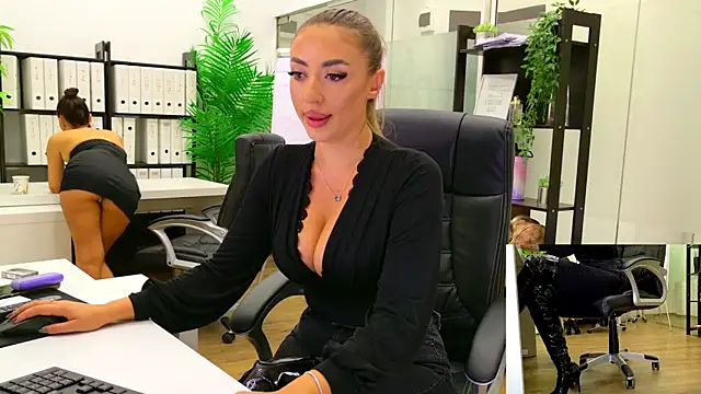 Snapshot of BabesGoWild chatting on 09/12/25, 04:45 BabesGoWild online show from 09/12/25, 04:45