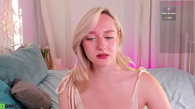 Snapshot of Chloe-Deccer chatting on 08/04/26, 01:31 Chloe-Deccer online show from 08/04/26, 01:31