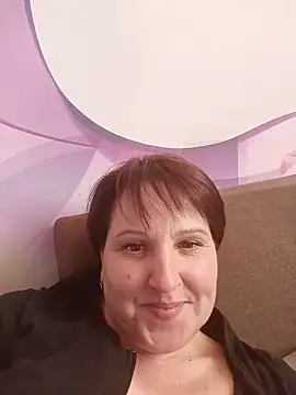 Snapshot of ViolettaLove888 chatting on 07/06/26, 04:09 ViolettaLove888 online show from 07/06/26, 04:09