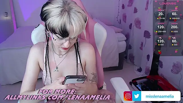 Snapshot of Lenas_Playroom chatting on 02/26/25, 08:44 Lenas Playroom online show from 02/26/25, 08:44