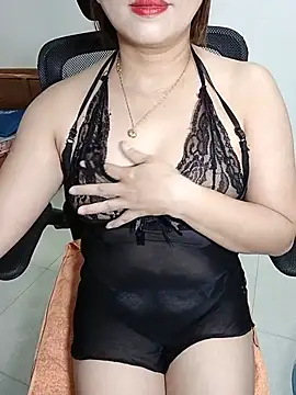 Snapshot of KYE_sexyy chatting on 06/25/26, 05:34 KYE sexyy online show from 06/25/26, 05:34