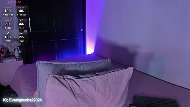 EvaBigBoobs online show from 07/13/26, 10:29