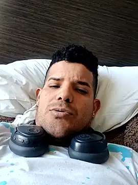 carlos0204 online show from 06/08/26, 01:33