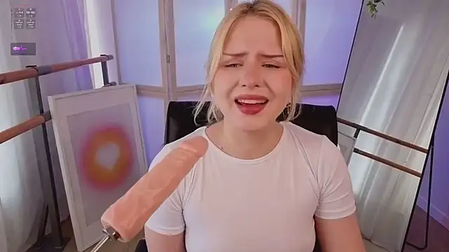 BlondeCrush   online show from 06/10/26, 02:05