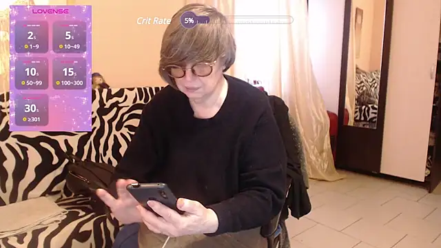 Sharon Amore online show from 03/11/25, 01:56