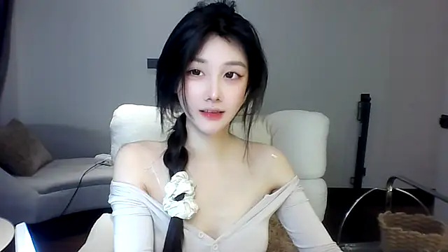 Snapshot of SylvieMaya chatting on 07/17/26, 07:19 SylvieMaya online show from 07/17/26, 07:19
