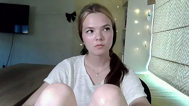 AvrilGillig online show from 06/26/26, 02:54