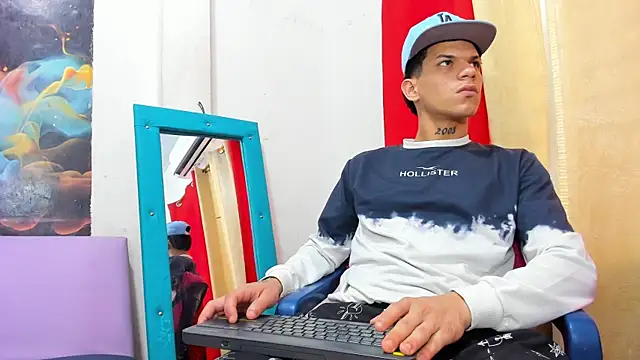 big hot boy  online show from 06/09/26, 08:09
