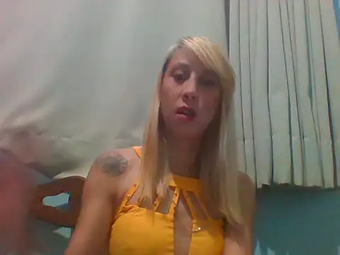 Snapshot of angelsexhot69 chatting on 06/19/26, 08:01 angelsexhot69 online show from 06/19/26, 08:01