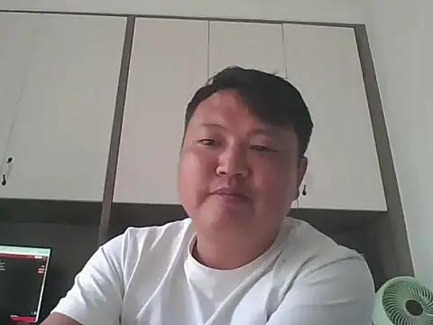 Snapshot of RzBBSS chatting on 06/08/26, 09:42 RzBBSS online show from 06/08/26, 09:42