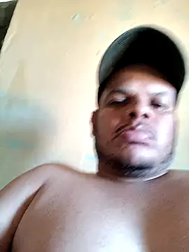 Snapshot of FFelipe000777 chatting on 07/06/26, 06:32 FFelipe000777 online show from 07/06/26, 06:32