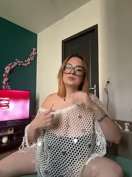 Snapshot of alexia_tacrush chatting on 06/30/26, 04:08 alexia tacrush online show from 06/30/26, 04:08