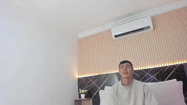 Bruno fox online show from 06/19/26, 07:17