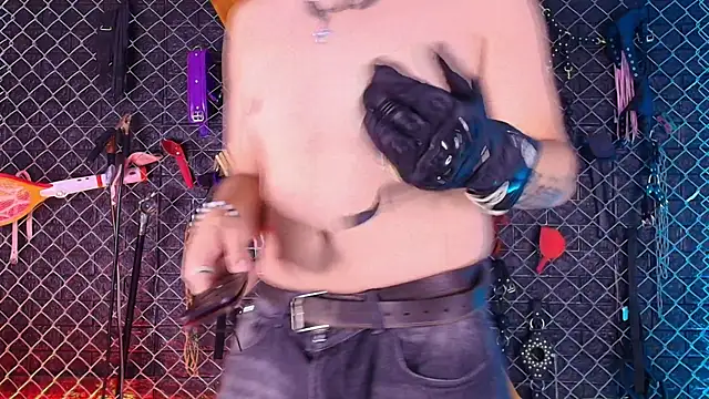 Snapshot of Master_zeus_bdsm chatting on 06/12/26, 01:54 Master zeus bdsm online show from 06/12/26, 01:54
