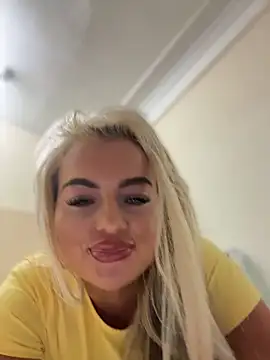 Snapshot of BarbieLeahX chatting on 06/09/26, 11:11 BarbieLeahX online show from 06/09/26, 11:11