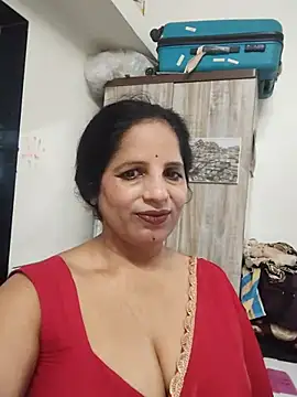 Snapshot of SWEETY01990 chatting on 07/17/26, 05:47 SWEETY01990 online show from 07/17/26, 05:47