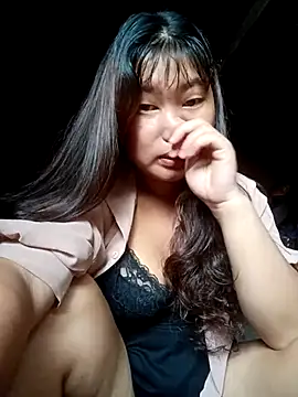 Snapshot of Emelyzz chatting on 07/19/26, 02:15 Emelyzz online show from 07/19/26, 02:15