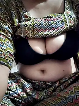 Snapshot of Suhana_Bhabhi chatting on 07/24/26, 02:42 Suhana Bhabhi online show from 07/24/26, 02:42