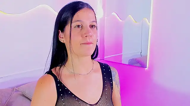 MiaHansson online show from 06/12/26, 08:52