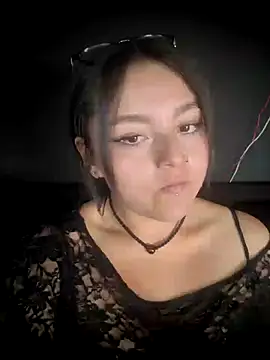 Snapshot of Aly_96 chatting on 06/22/26, 07:00 Aly 96 online show from 06/22/26, 07:00