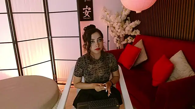 Snapshot of Pandora_cage chatting on 06/10/26, 04:45 Pandora cage online show from 06/10/26, 04:45