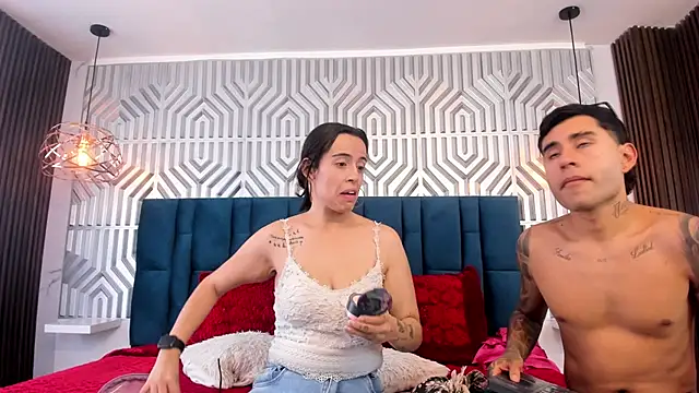 Snapshot of MiaAndAaron- chatting on 07/28/26, 05:23 MiaAndAaron- online show from 07/28/26, 05:23