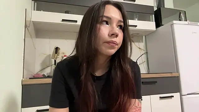 Snapshot of HotGirlMilla chatting on 06/24/26, 07:57 HotGirlMilla online show from 06/24/26, 07:57