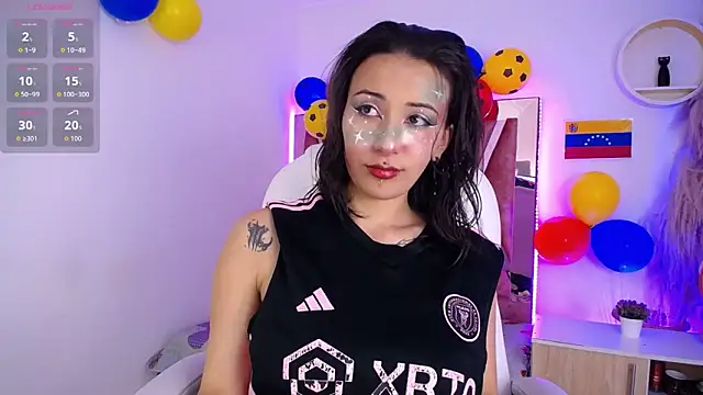 Snapshot of Camiila__1 chatting on 06/17/26, 11:45 Camiila 1 online show from 06/17/26, 11:45
