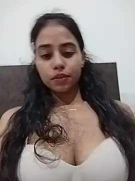 Snapshot of Nikitahot83 chatting on 06/19/26, 06:01 Nikitahot83 online show from 06/19/26, 06:01