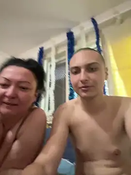 Snapshot of 2hotcandy chatting on 06/10/26, 01:10 2hotcandy online show from 06/10/26, 01:10