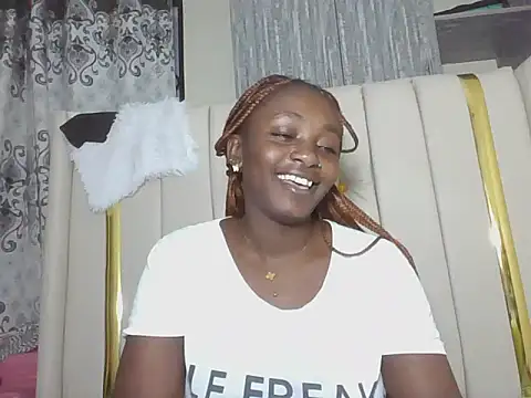 Snapshot of Creamysexymesy chatting on 06/12/26, 02:43 Creamysexymesy online show from 06/12/26, 02:43