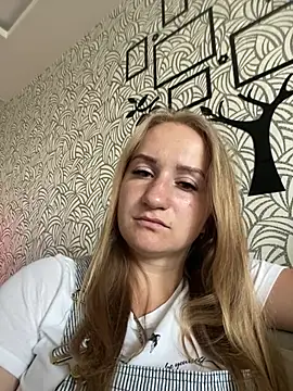 Emilia kis online show from 06/11/26, 10:35