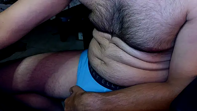 Snapshot of talltannhandsome chatting on 07/28/26, 12:48 talltannhandsome online show from 07/28/26, 12:48
