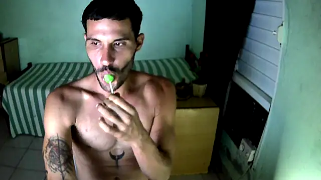 Snapshot of CubanHot27 chatting on 06/27/26, 03:44 CubanHot27 online show from 06/27/26, 03:44