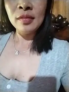 Snapshot of Lya_hott chatting on 06/13/26, 03:37 Lya hott online show from 06/13/26, 03:37