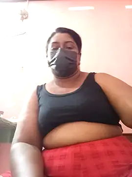 Snapshot of Madusi-11 chatting on 07/11/26, 06:16 Madusi-11 online show from 07/11/26, 06:16