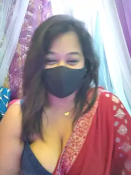 Snapshot of beauty_lisa- chatting on 06/21/26, 07:11 beauty lisa- online show from 06/21/26, 07:11