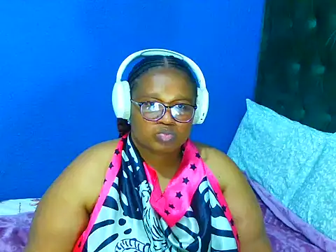 Snapshot of MISS_BLACKBERY chatting on 07/26/26, 06:37 MISS BLACKBERY online show from 07/26/26, 06:37